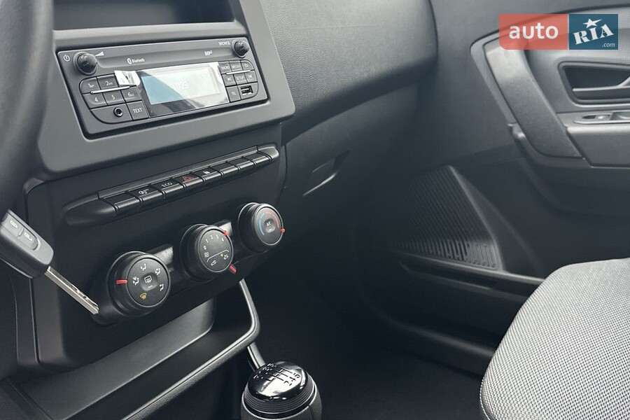 Renault Express - фото 13