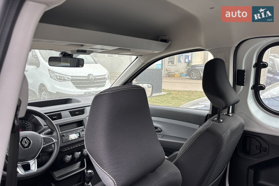 Renault Express - фото 16