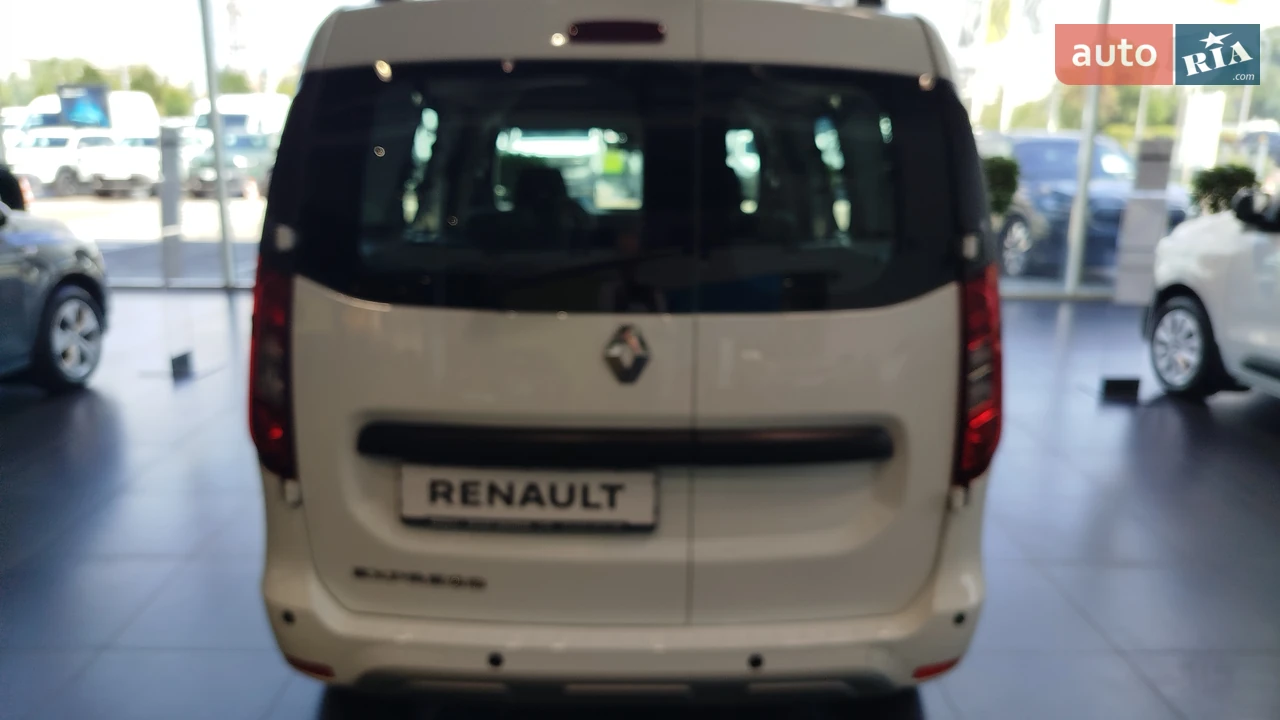 Renault-8