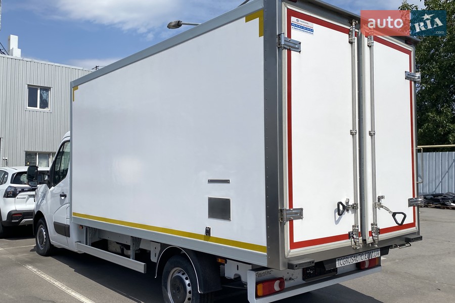 Renault Master - фото 10