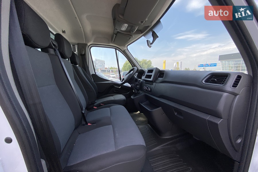 Renault Master - фото 18