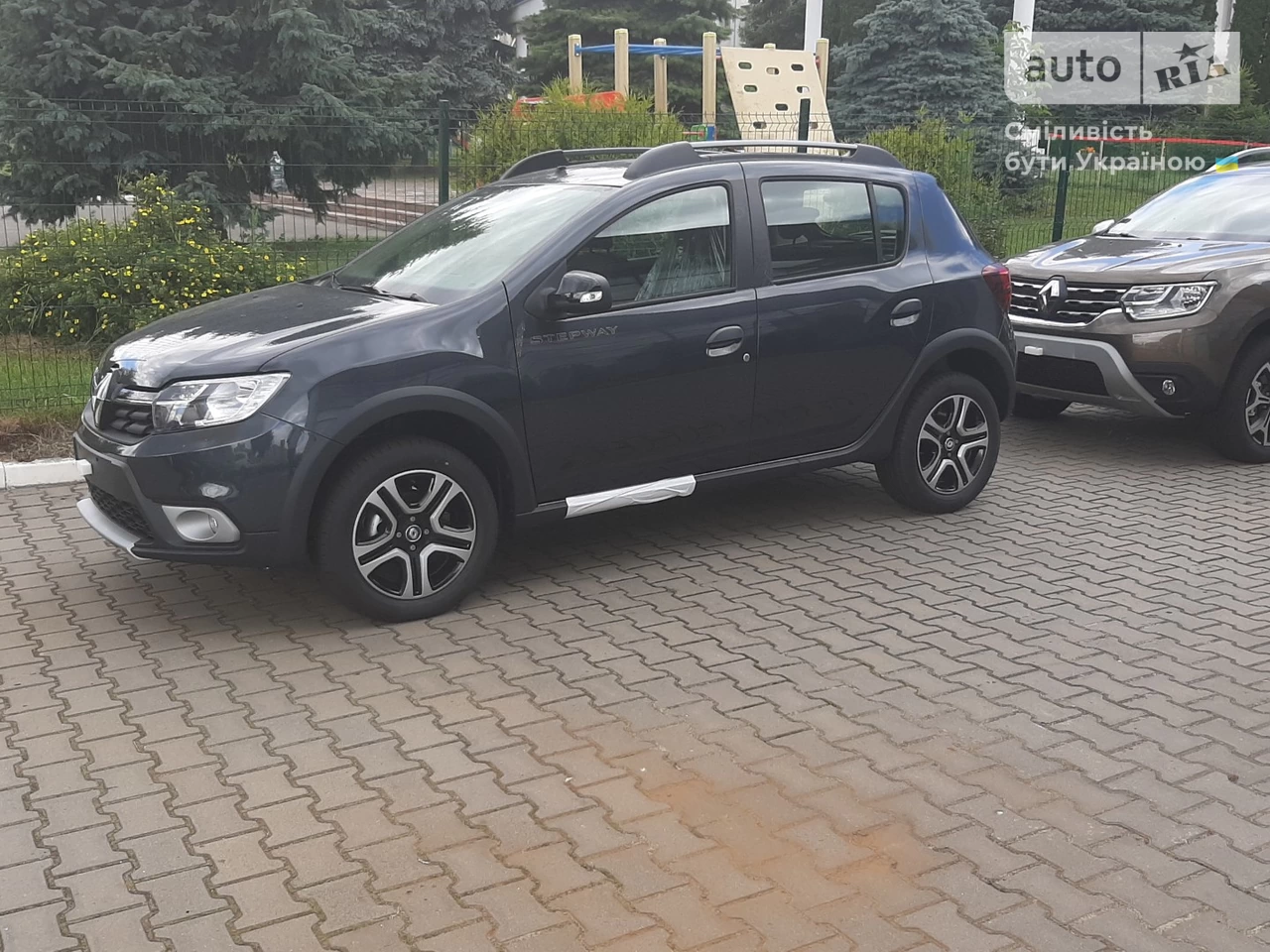 Renault Sandero StepWay Ultramarine