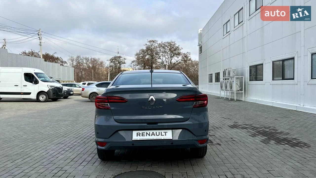 Renault-9
