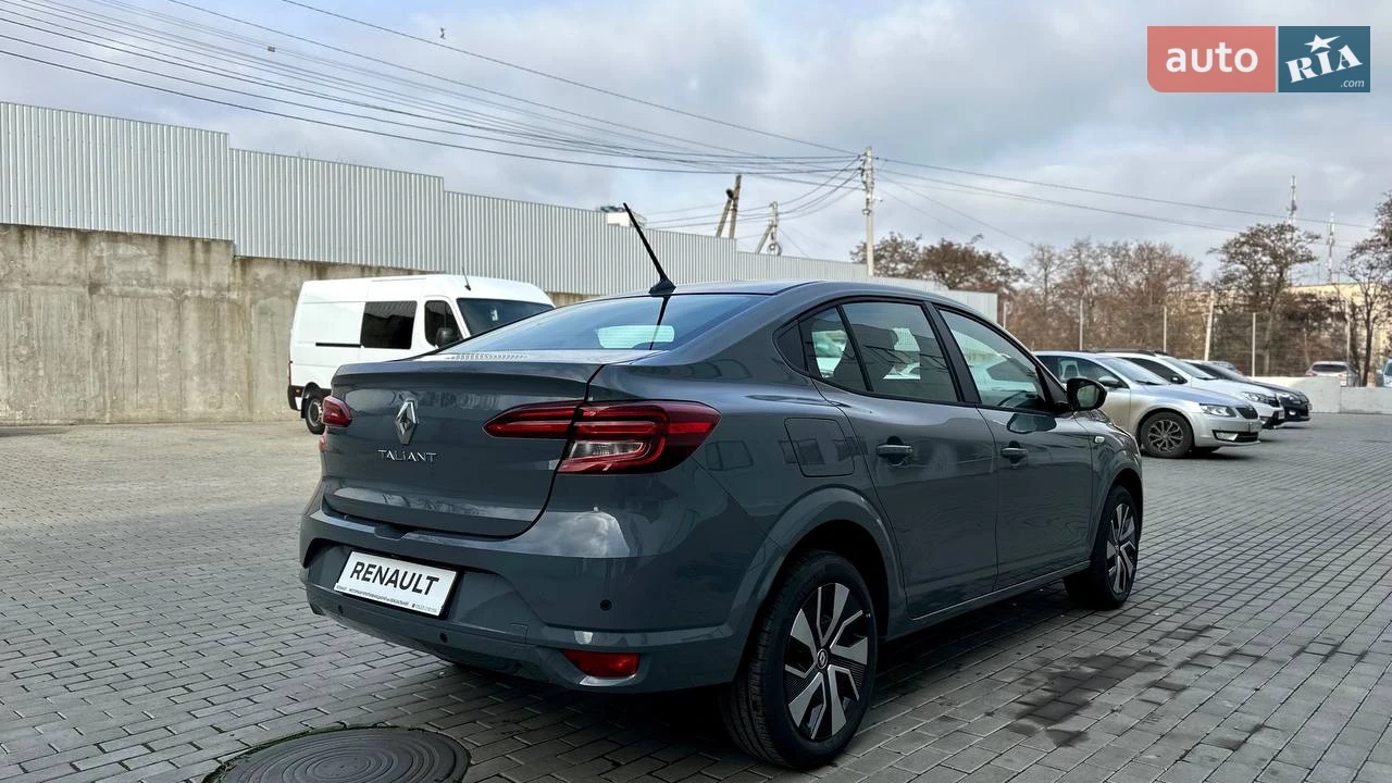 Renault-8