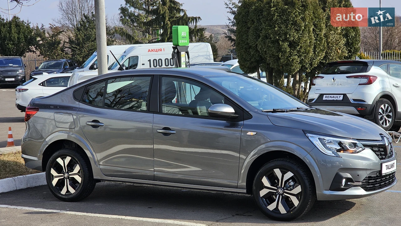 Renault-8