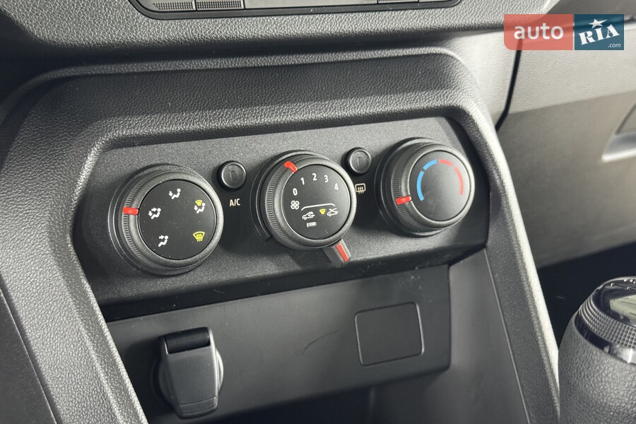 Renault Taliant - фото 12