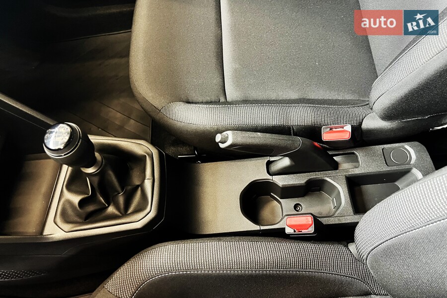 Renault Taliant - фото 12