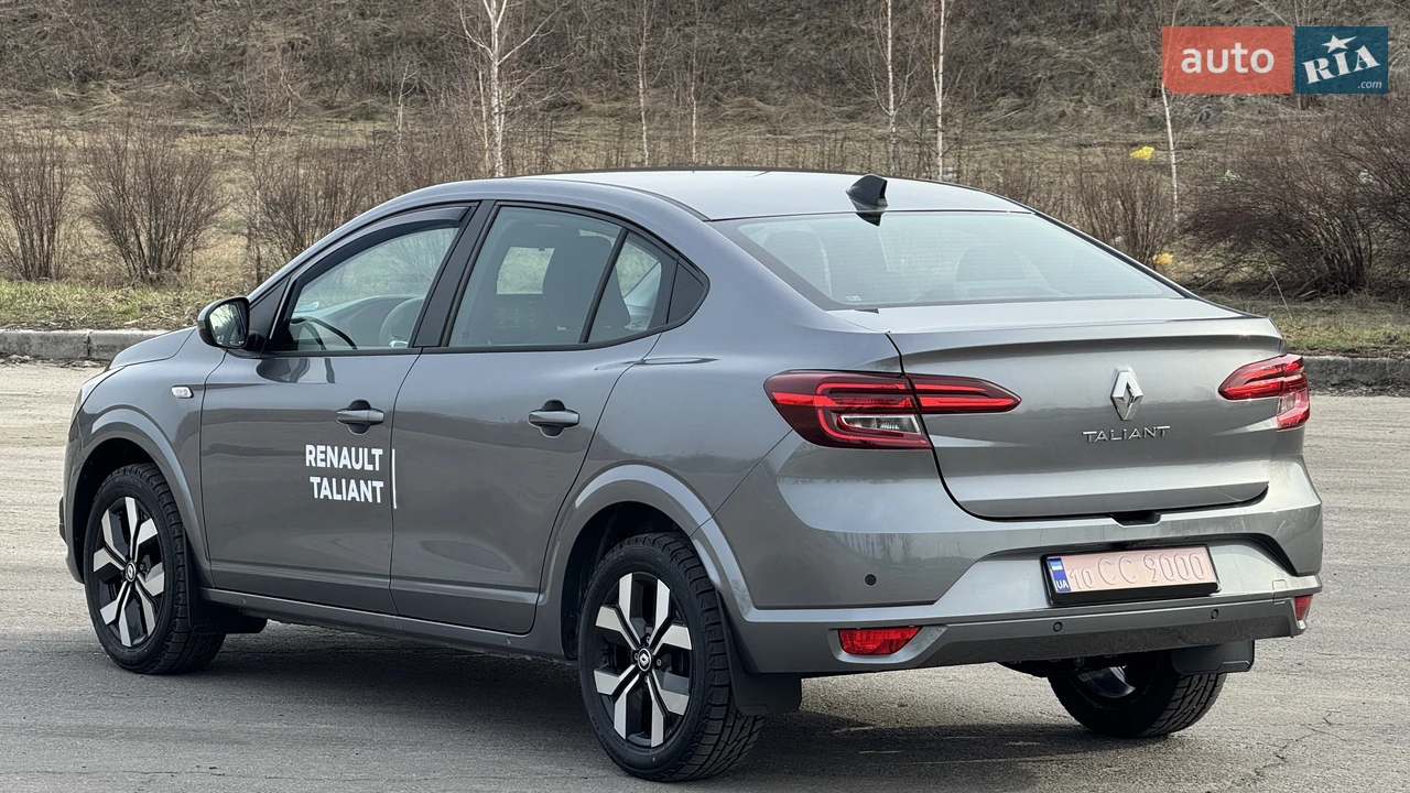 Renault-8