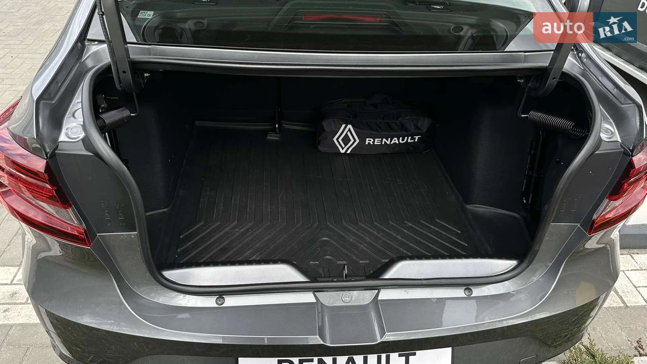 Renault-8