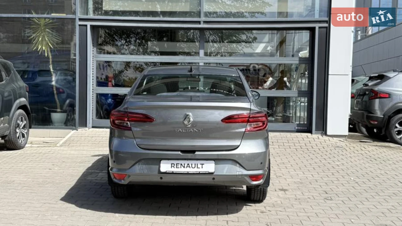 Renault-8