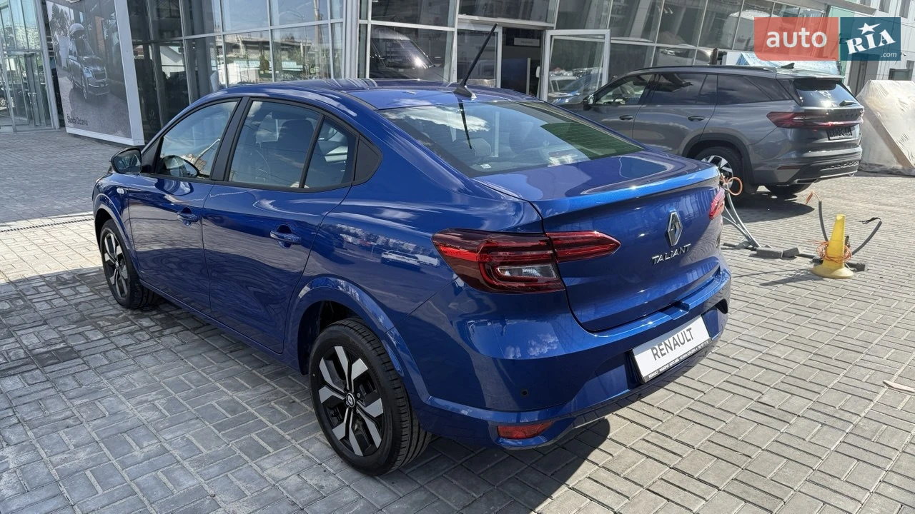 Renault-9
