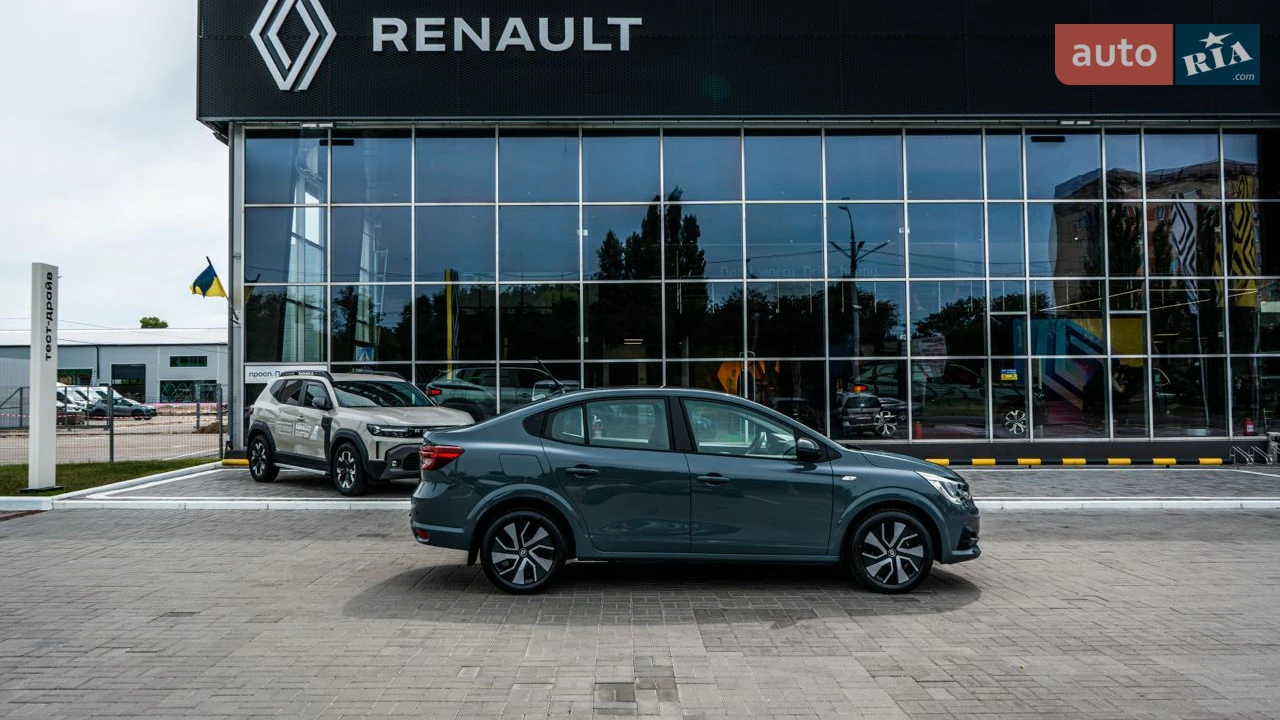 Renault-8