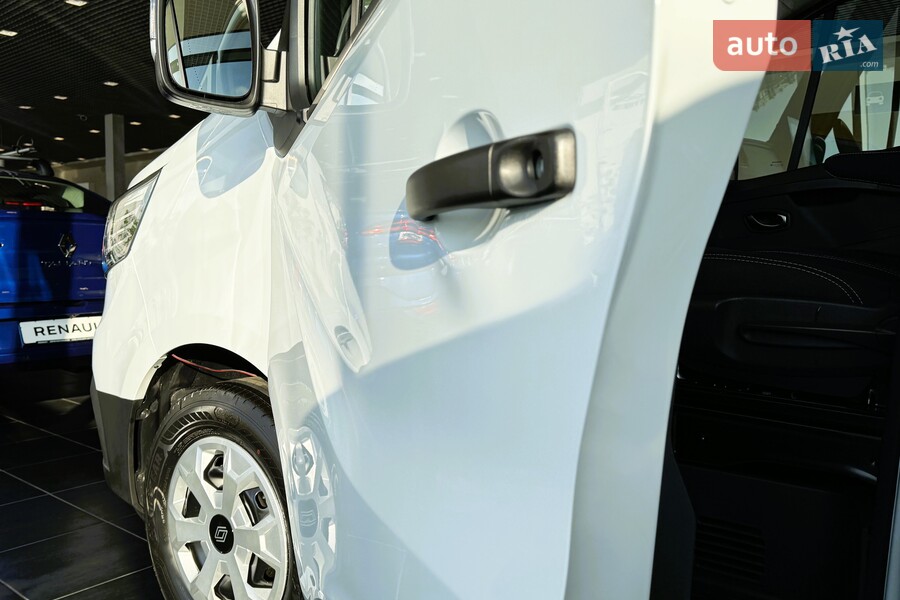 Renault Trafic - фото 9