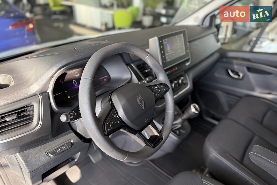 Renault Trafic - фото 13