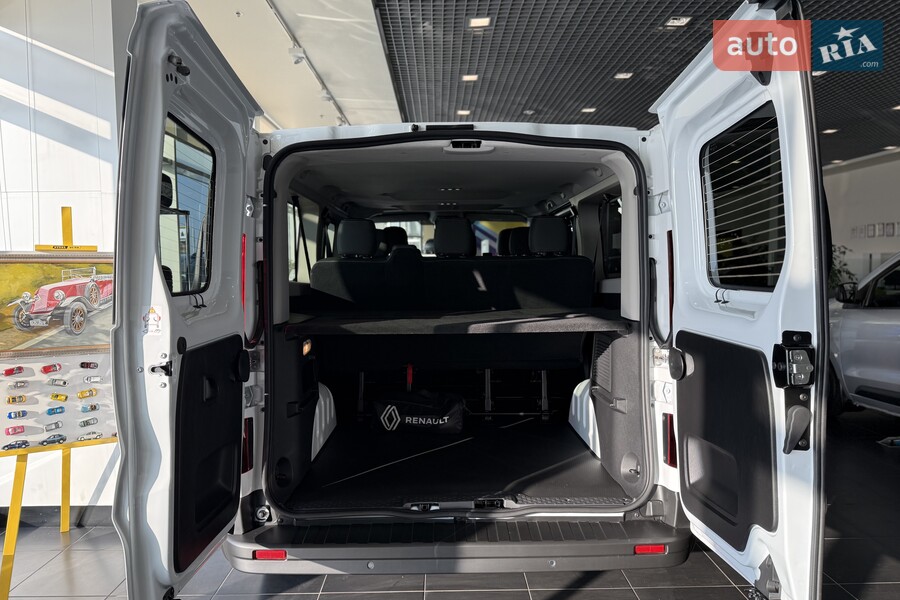 Renault Trafic - фото 10