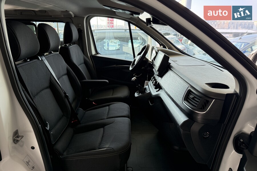 Renault Trafic - фото 19