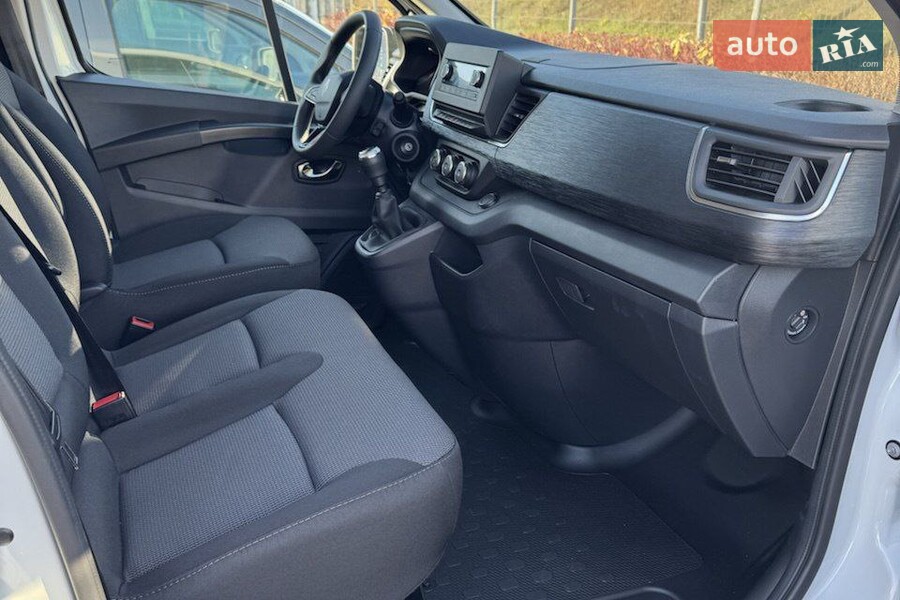 Renault Trafic - фото 7