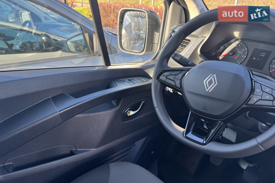 Renault Trafic - фото 10