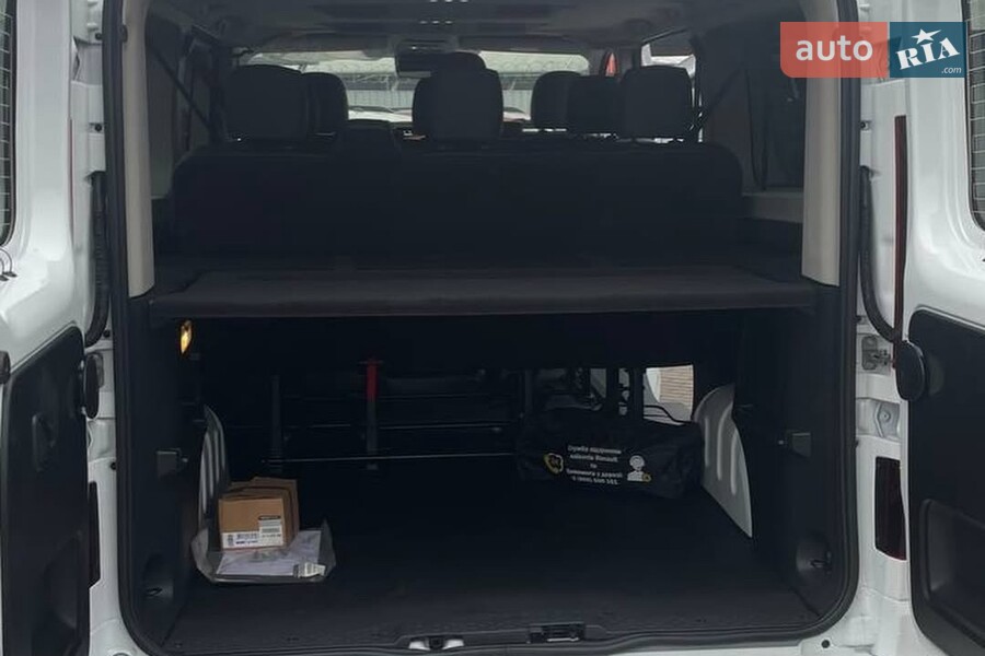 Renault Trafic - фото 11