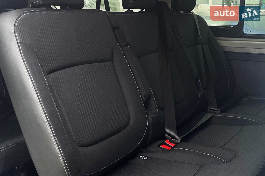 Renault Trafic - фото 8