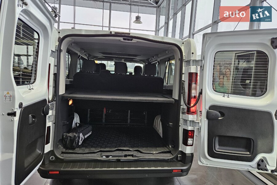 Renault Trafic - фото 9