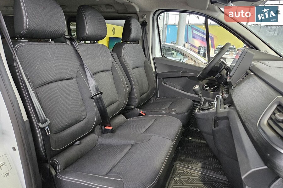 Renault Trafic - фото 26