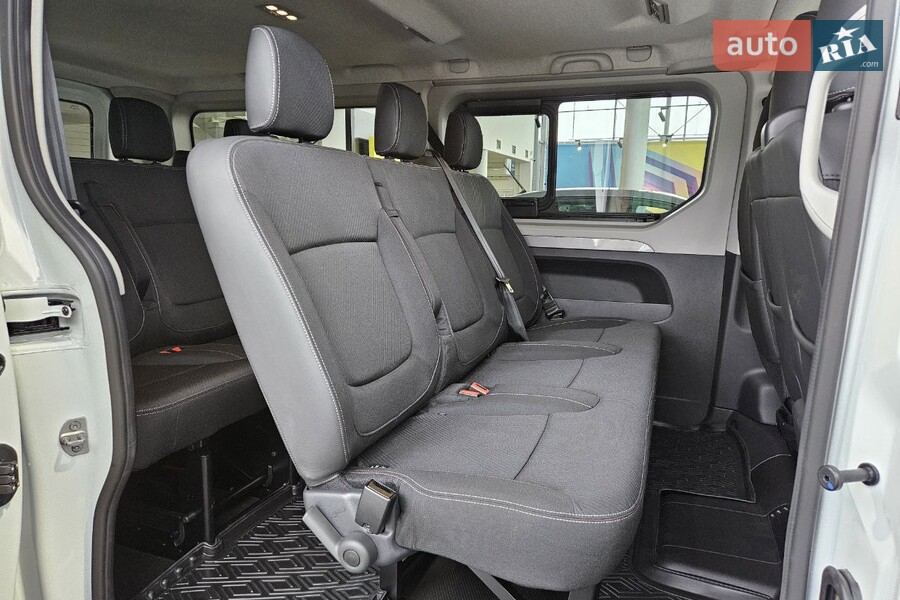 Renault Trafic - фото 32