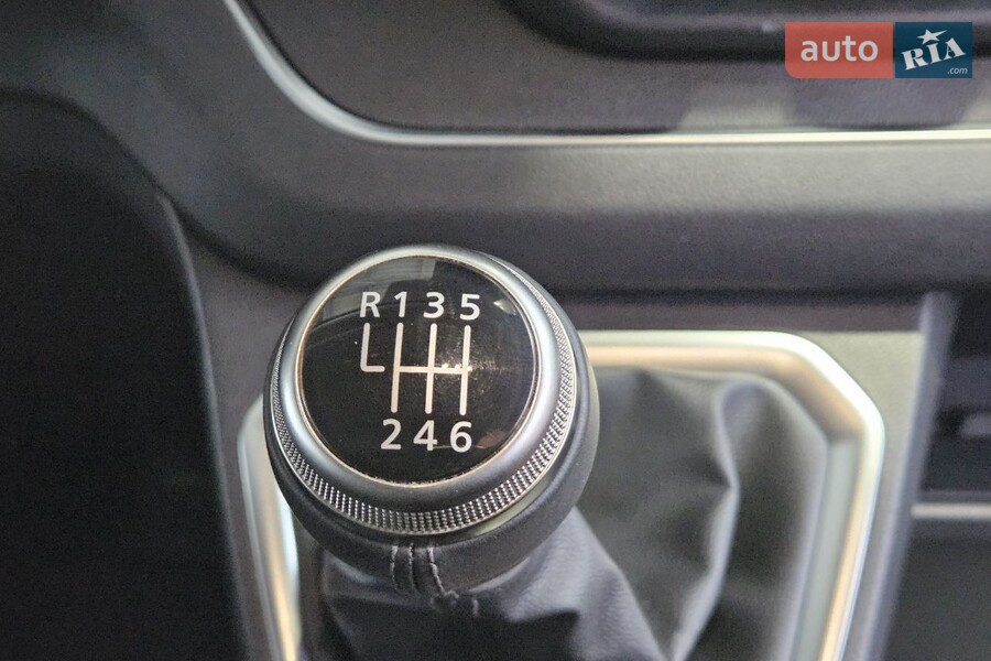 Renault Trafic - фото 27