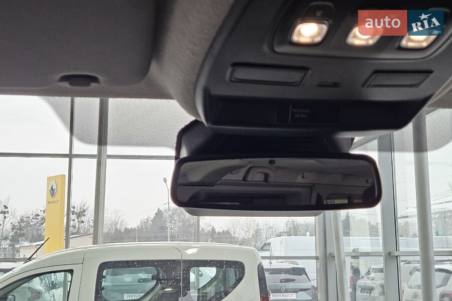 Renault Trafic - фото 38