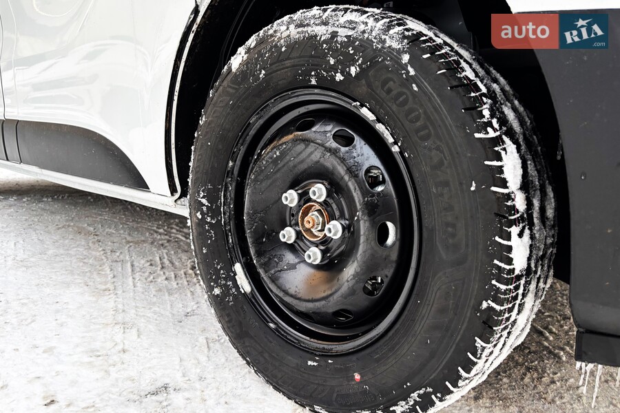 Renault Trafic - фото 9