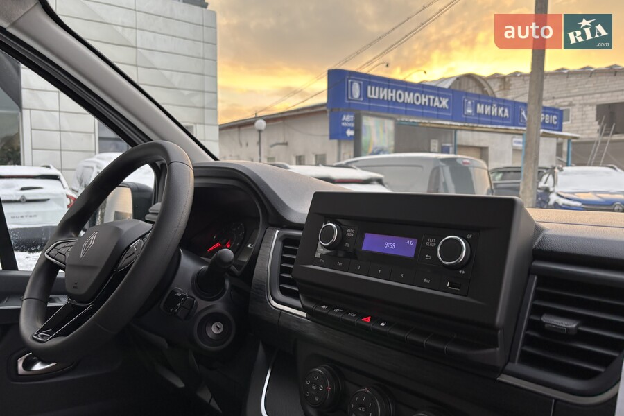 Renault Trafic - фото 14