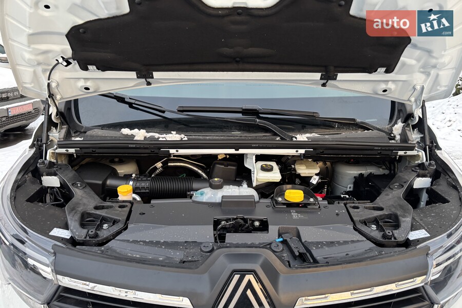 Renault Trafic - фото 21