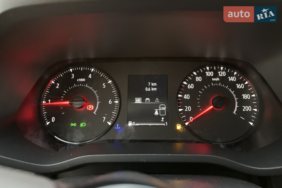 Renault Trafic - фото 15