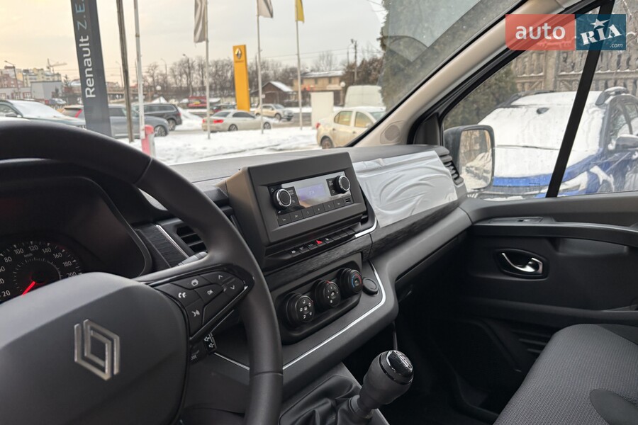 Renault Trafic - фото 16