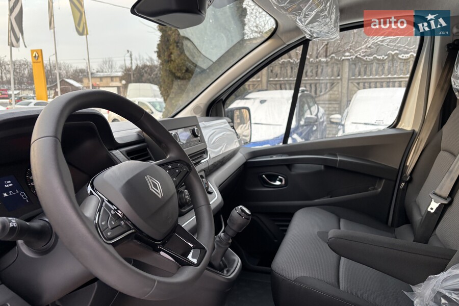 Renault Trafic - фото 17