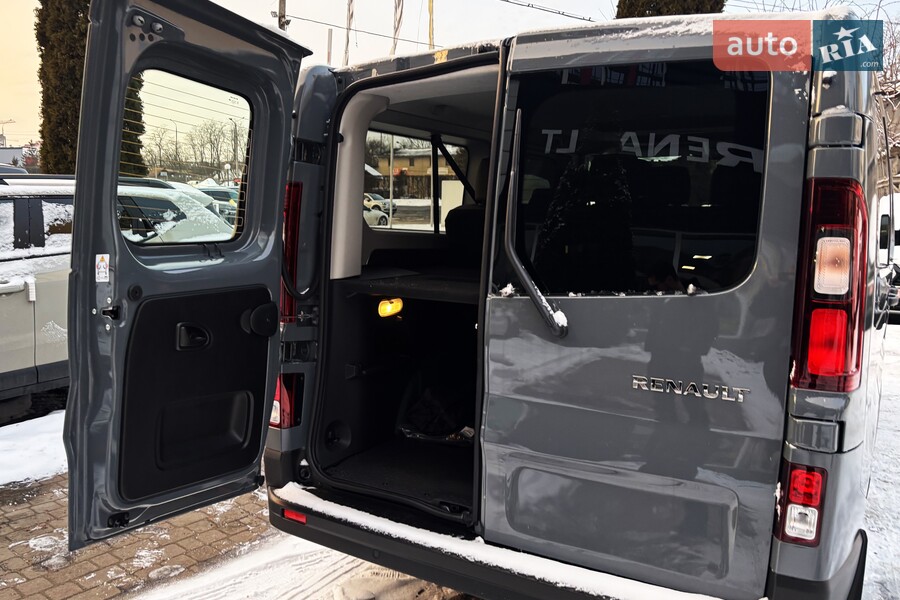 Renault Trafic - фото 9