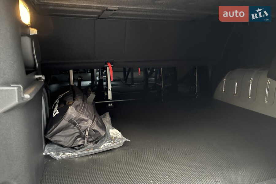 Renault Trafic - фото 12