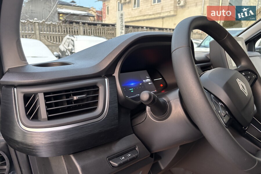 Renault Trafic - фото 19