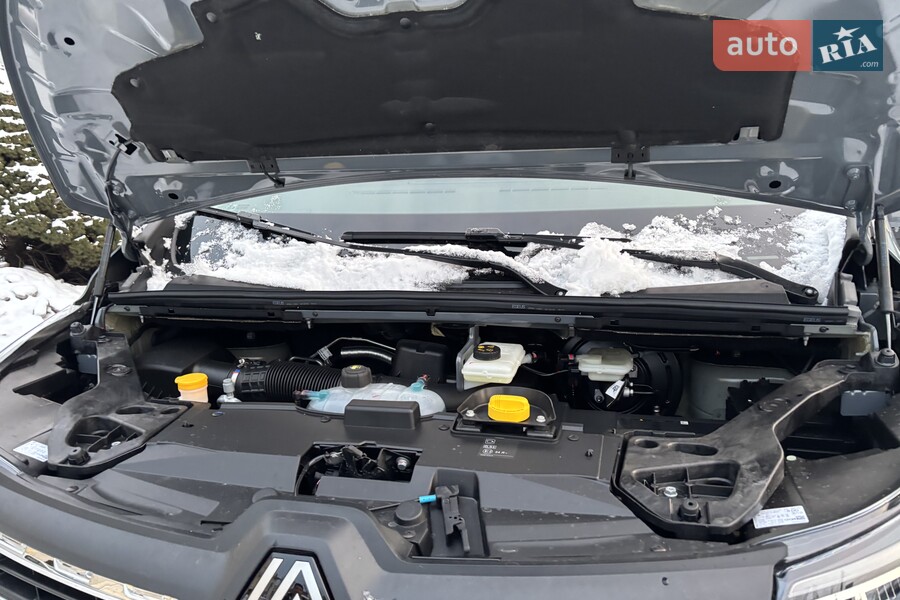 Renault Trafic - фото 21