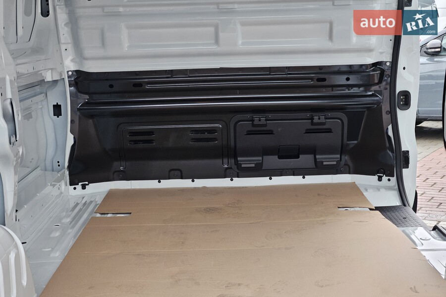 Renault Trafic - фото 15