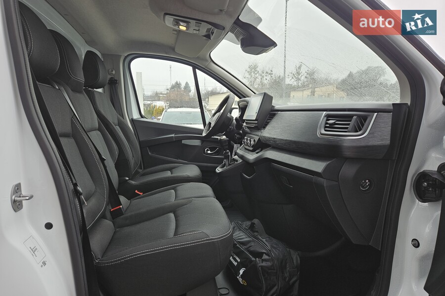 Renault Trafic - фото 23