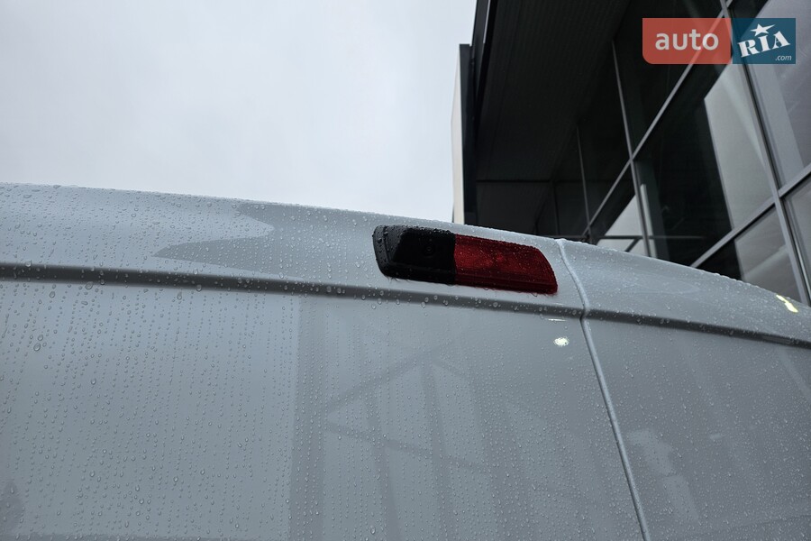 Renault Trafic - фото 12