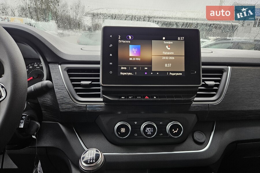 Renault Trafic - фото 29