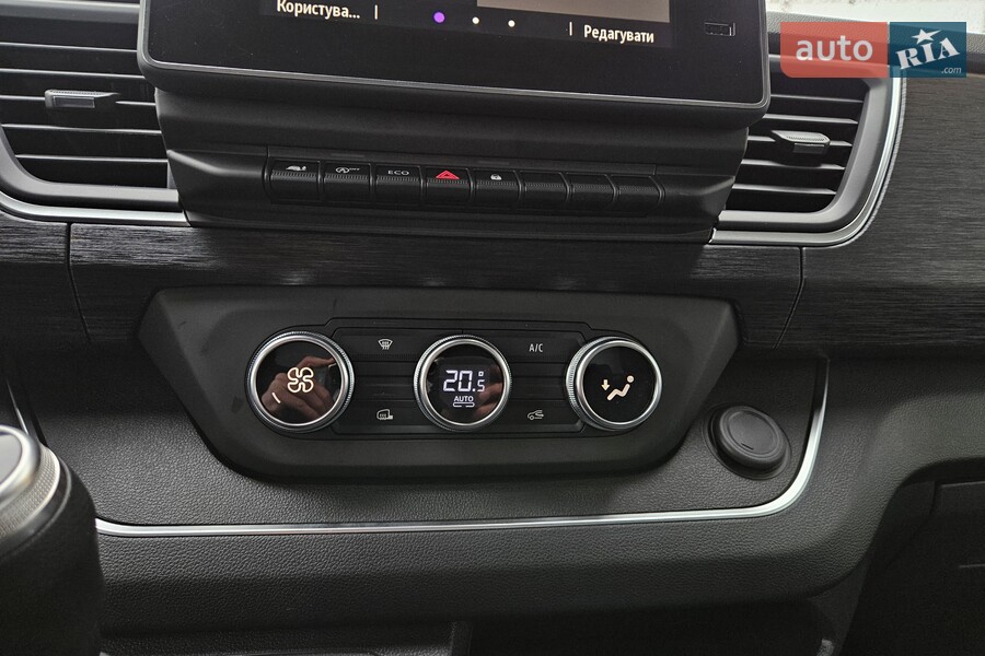 Renault Trafic - фото 30