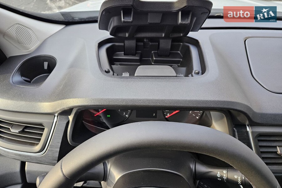 Renault Trafic - фото 11