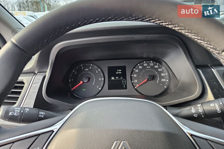 Renault Trafic - фото 17