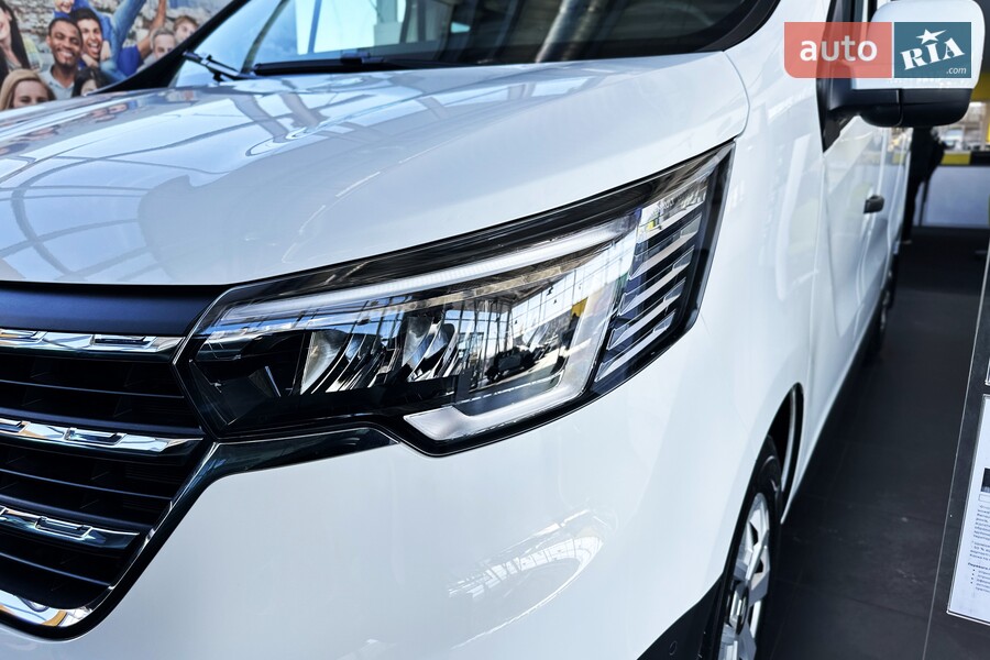 Renault Trafic - фото 10
