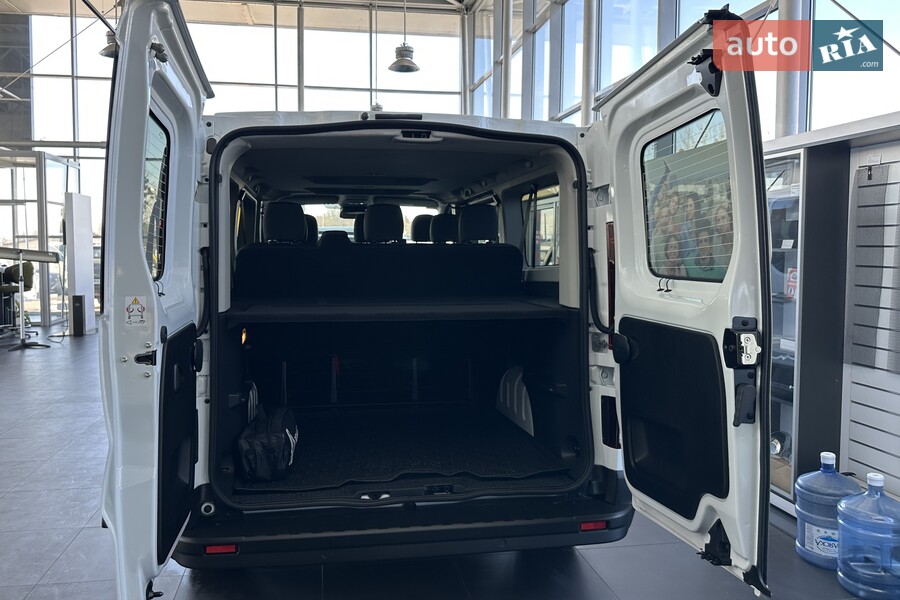 Renault Trafic - фото 14