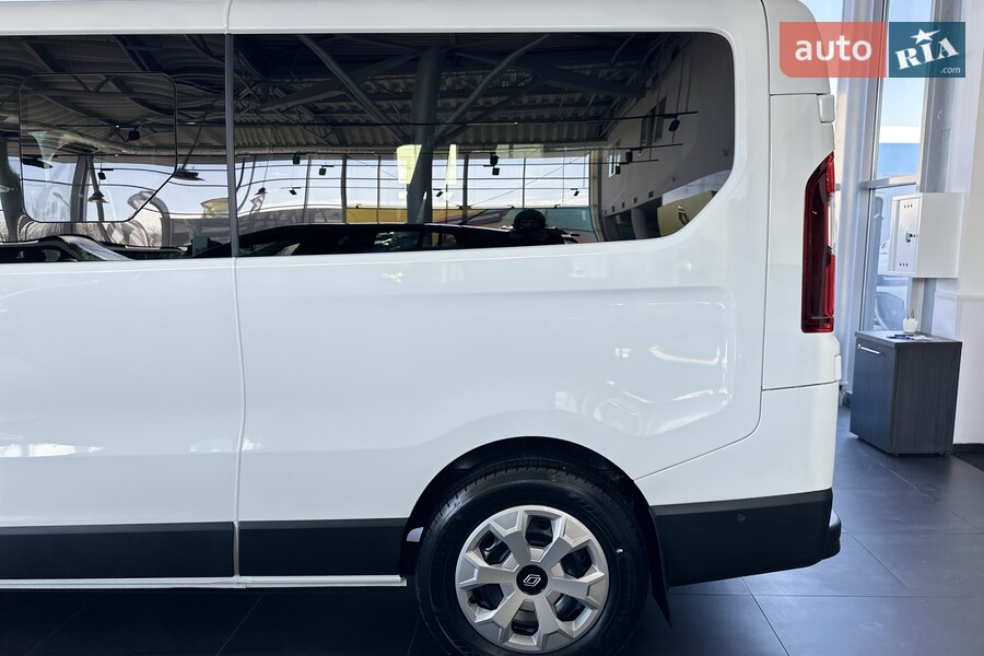 Renault Trafic - фото 13
