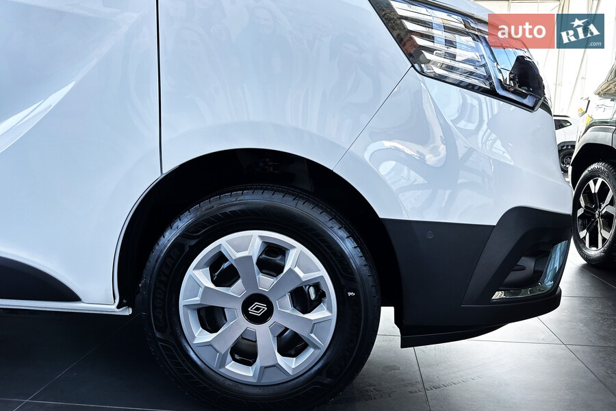 Renault Trafic - фото 9